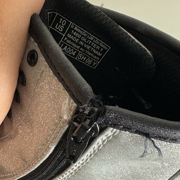 Dr. Martens 1460 Silver Glitter Toddler Lace Up Boots size 10 - Picture 2 of 6